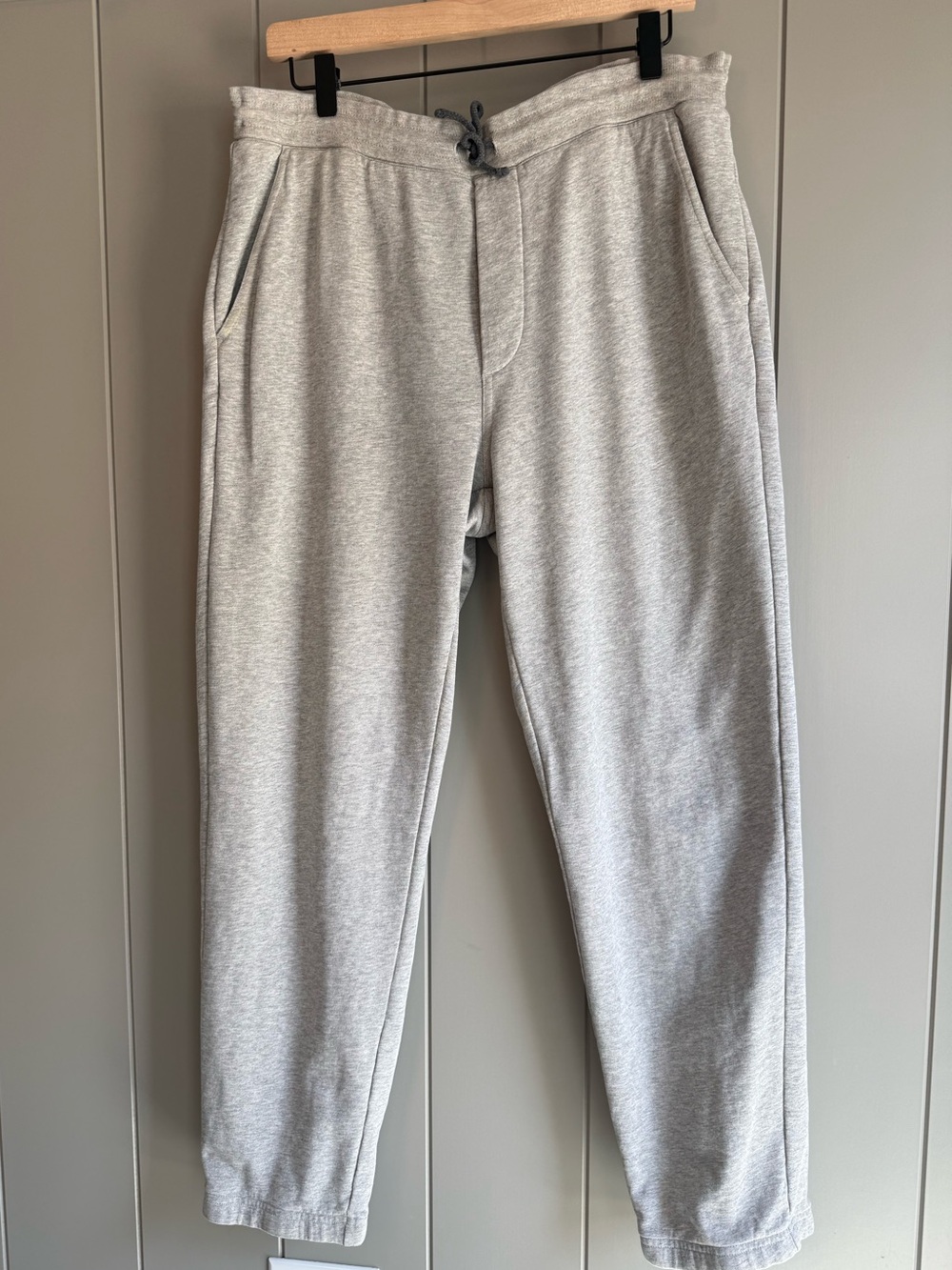 Patagonia Mens M Gray Sweatpants Jogger Pocket Button Back Made in Peru Gorpcore